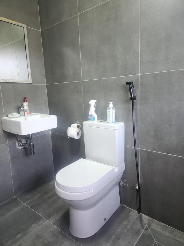 4 Bedroom Property for Sale in Pelikan Park Western Cape